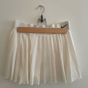 Pleated Nike Drifit tennis skirt size Small